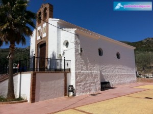 Vista lateral de la Iglesia de Mondrón