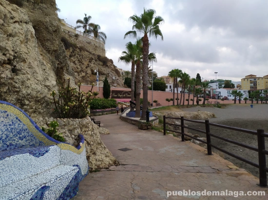 Acceso peatonal al Santuario de la Virgen del Carmen en Rincón de la Victoria