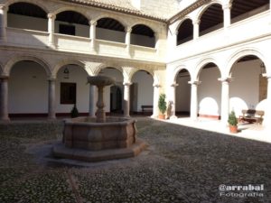 Patio del Monasterio de San Zoilo, actual Biblioteca de Antequera