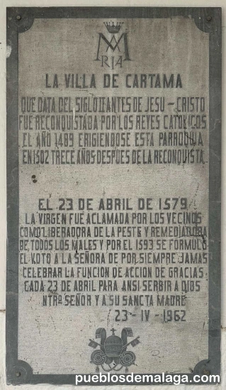 Placa conmemorativa del 23 de abril en la Iglesia de San Pedro de Cártama