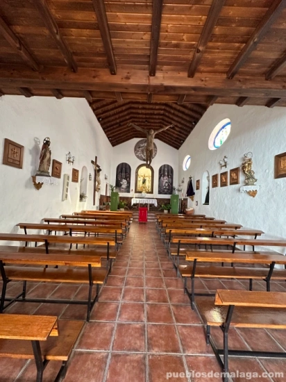 Interior de la Iglesia de Nuestra Señora de la Candelaria de Benagalbón