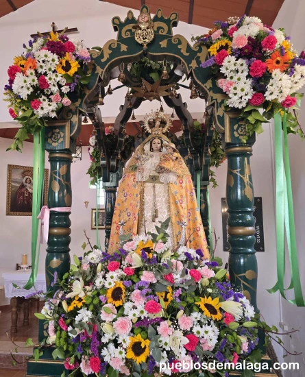 Virgen de la Oliva junto a la ermita del paraje de Santillán en Mollina